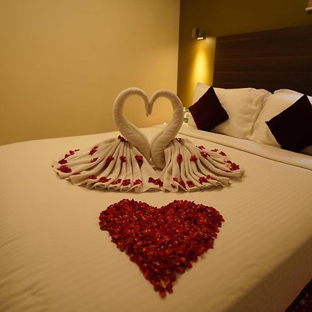 Hotel Metropolis Hubli Kültér fotó