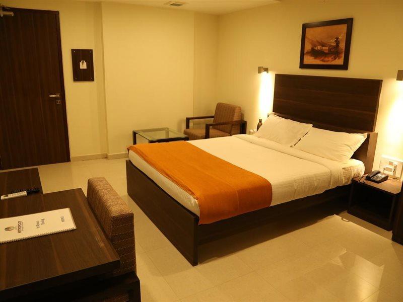 Hotel Metropolis Hubli Kültér fotó
