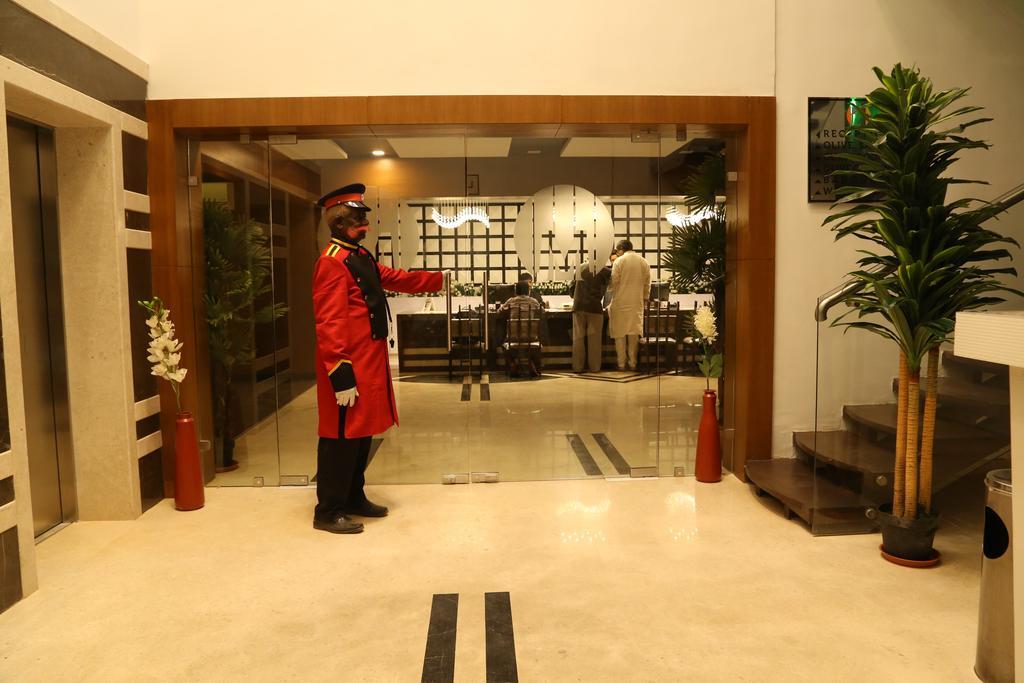 Hotel Metropolis Hubli Kültér fotó