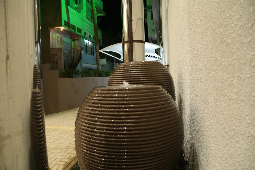 Hotel Metropolis Hubli Kültér fotó