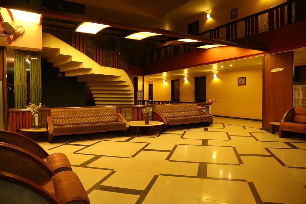 Hotel Metropolis Hubli Kültér fotó
