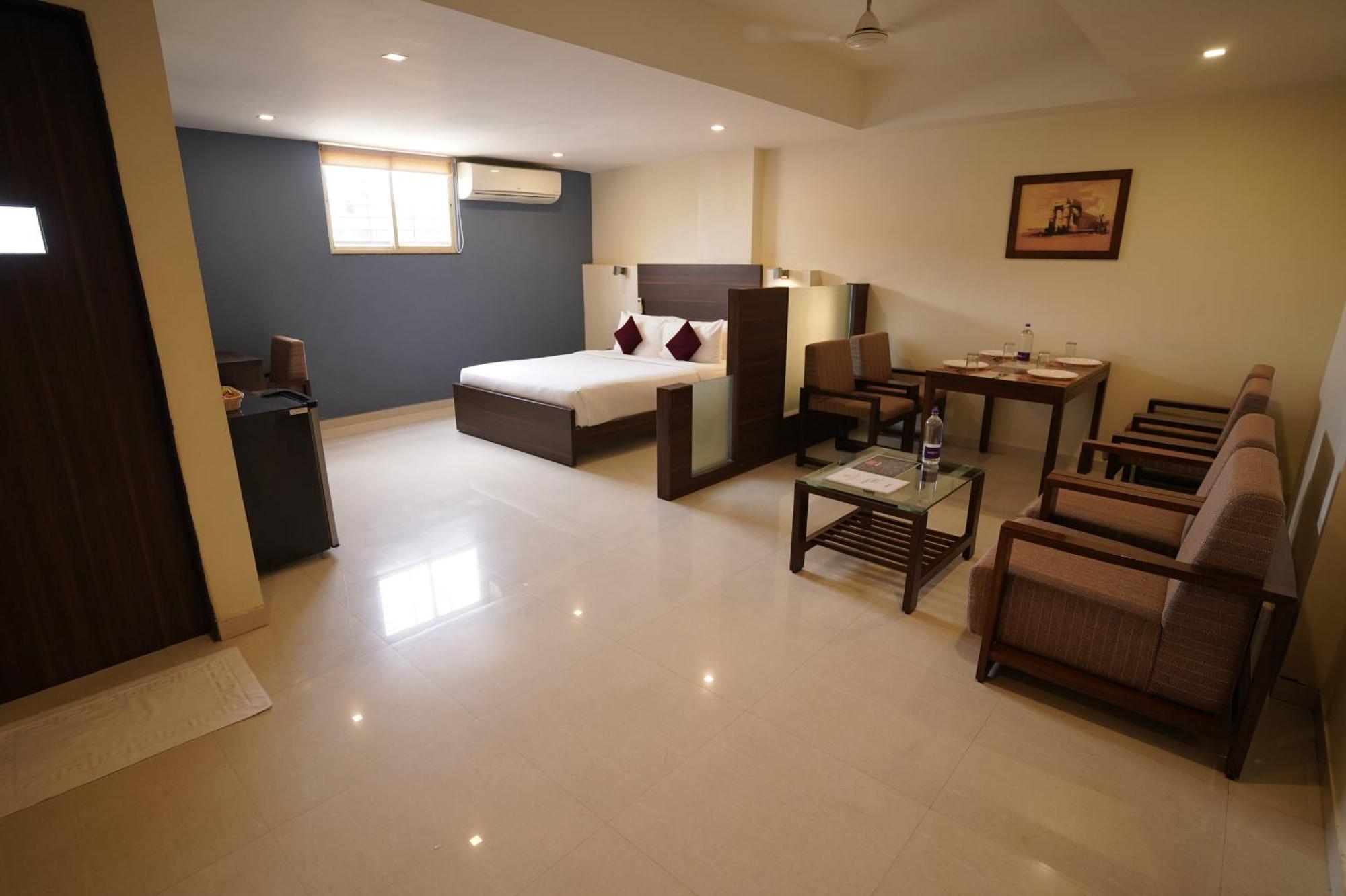 Hotel Metropolis Hubli Kültér fotó