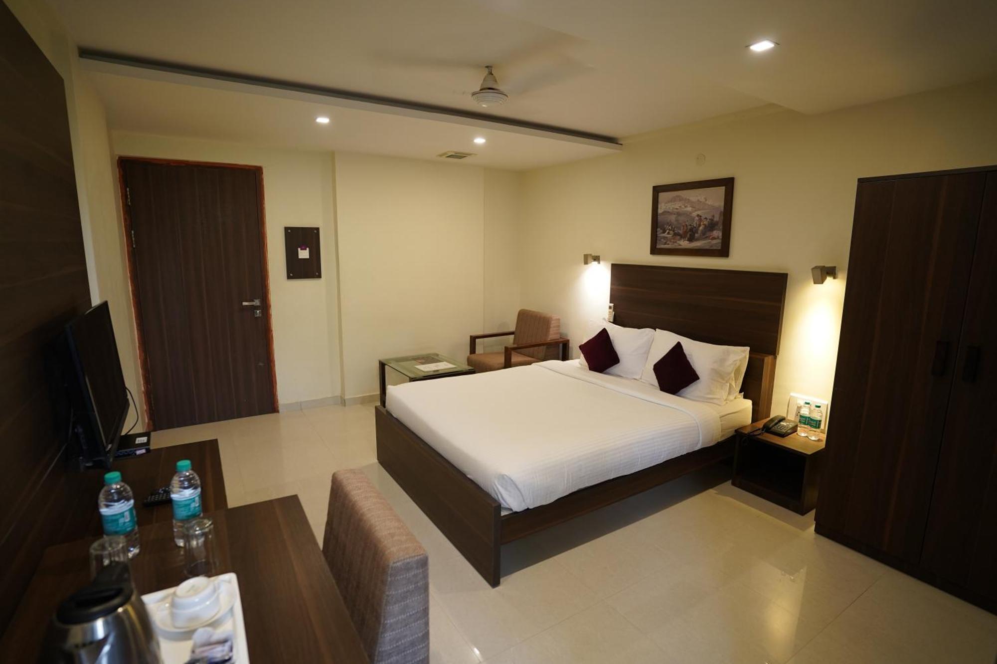 Hotel Metropolis Hubli Kültér fotó
