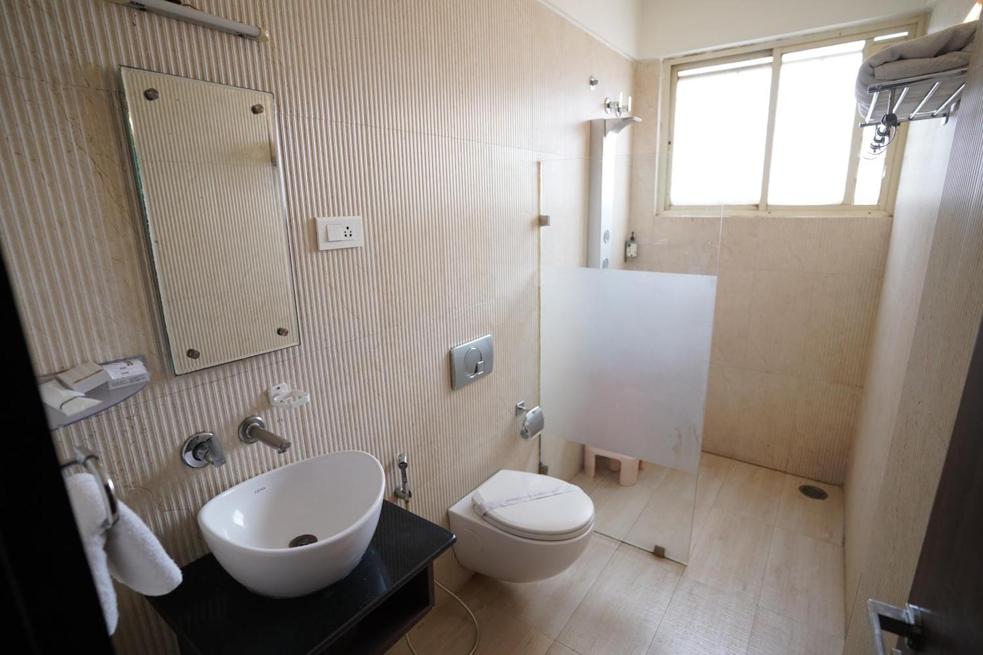 Hotel Metropolis Hubli Kültér fotó